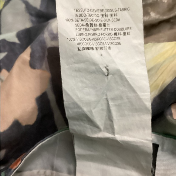 💥PRICE DROP💥 Silk Floral Pants - Picture 6 of 6